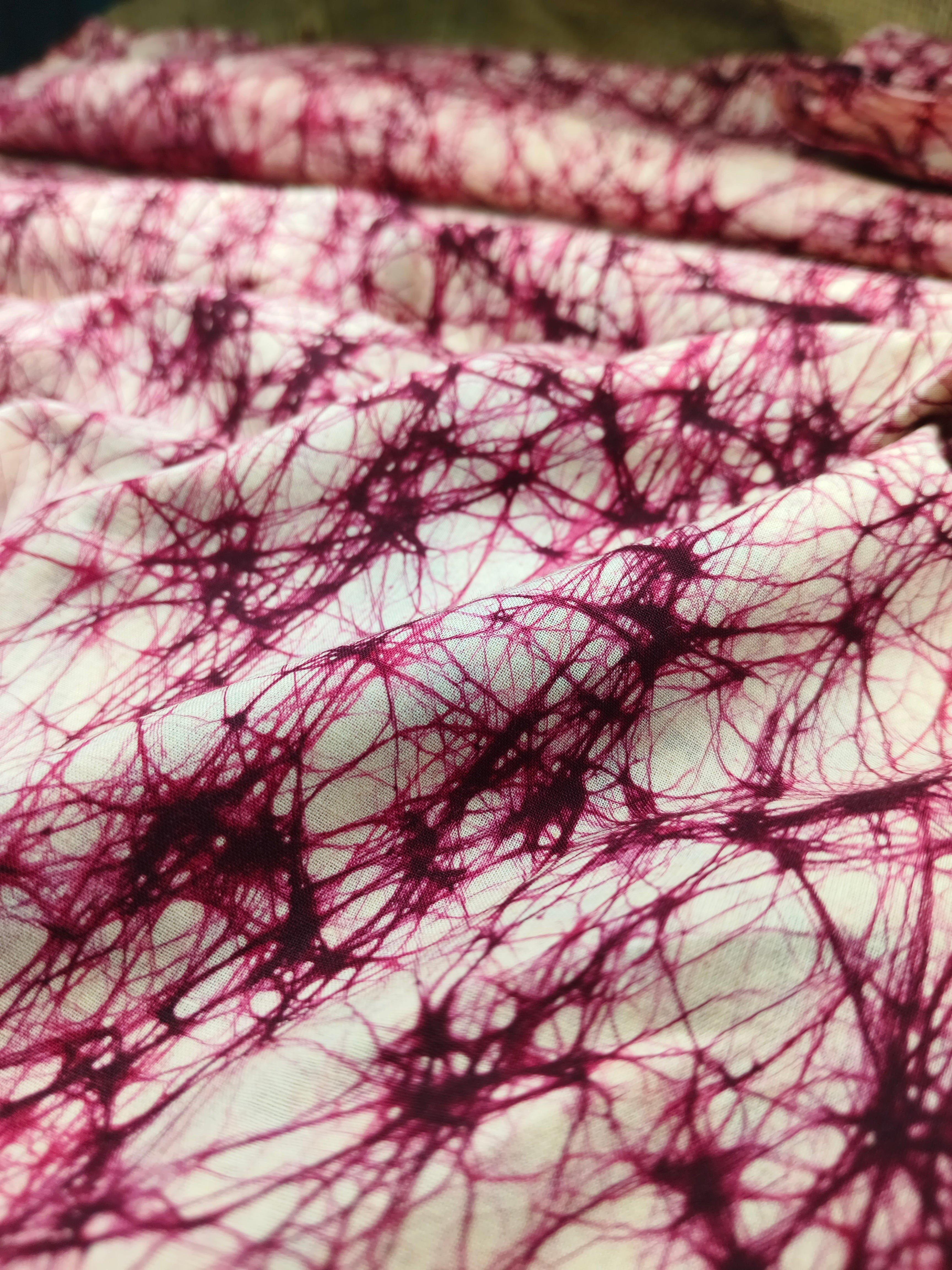 LITE RED COTTON HAND BATIK PRINT FABRIC 01